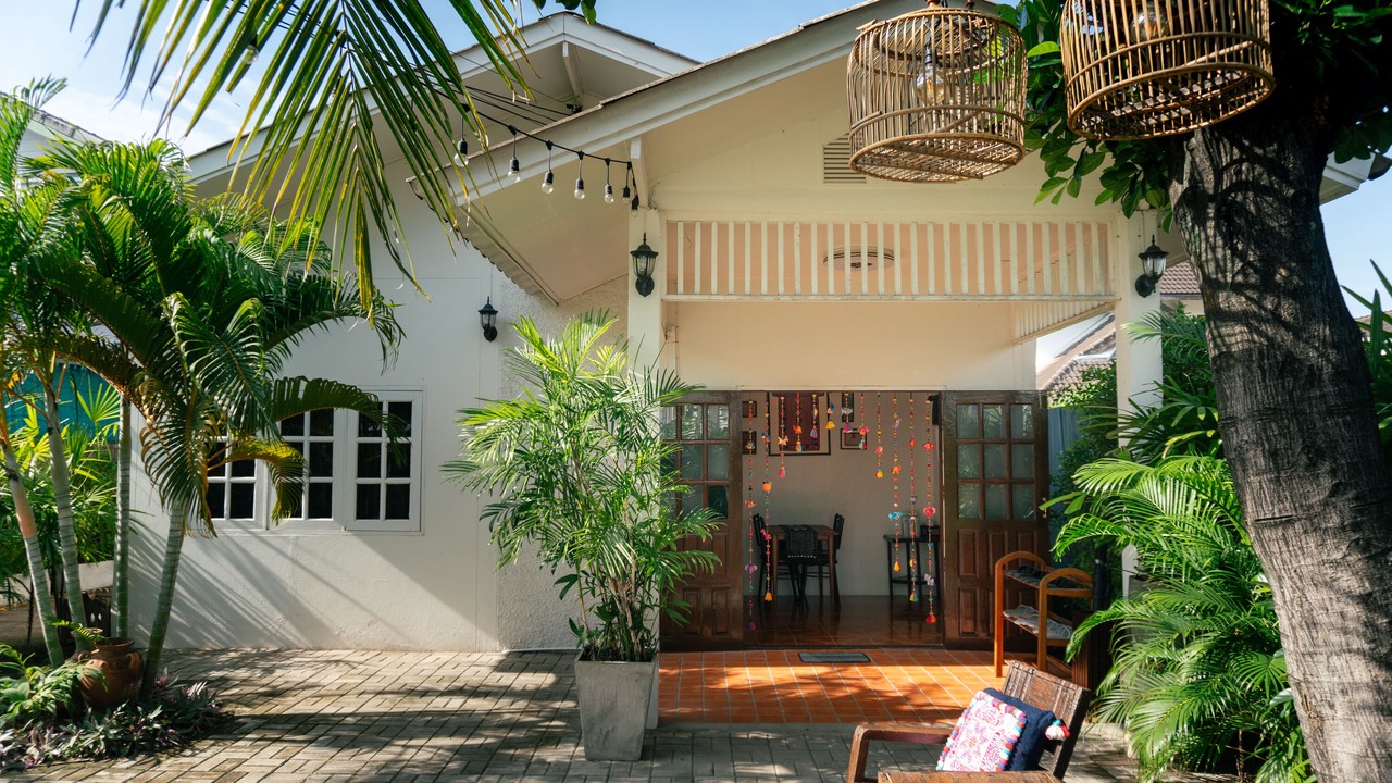 Photo of Outdoor in Wua Lai