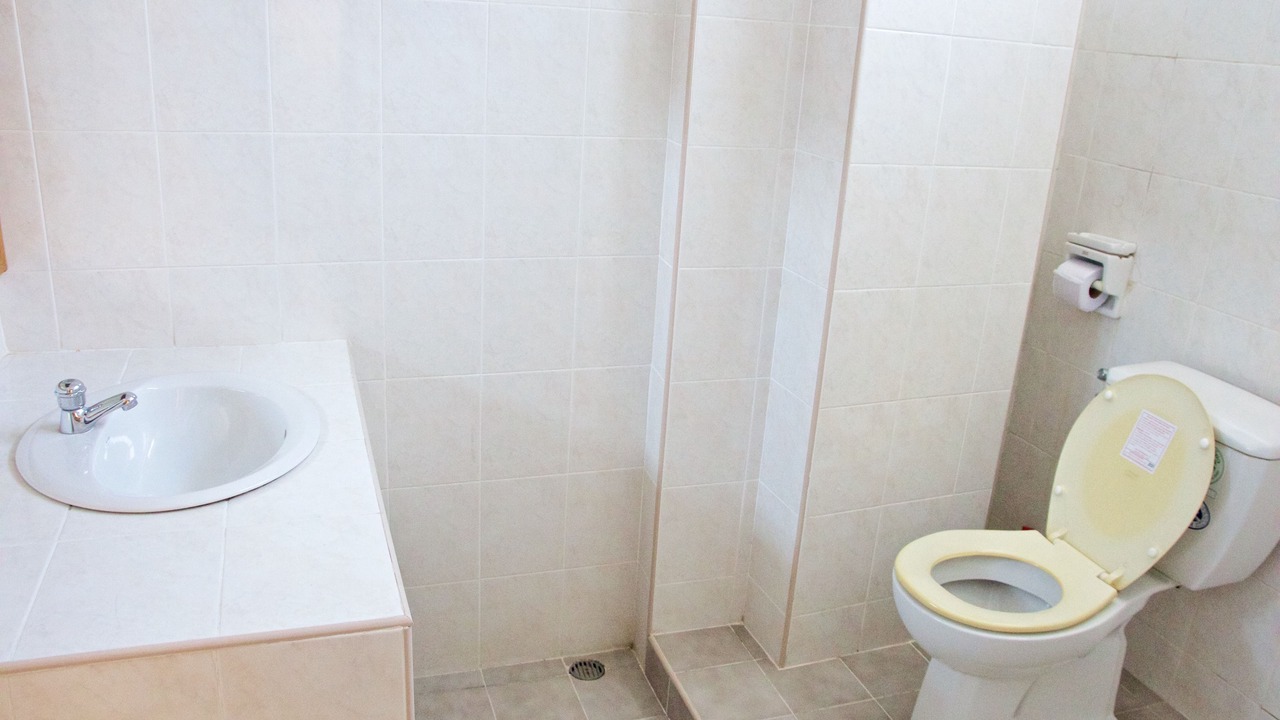 Photo of Bathroom in Tha Thaewawong