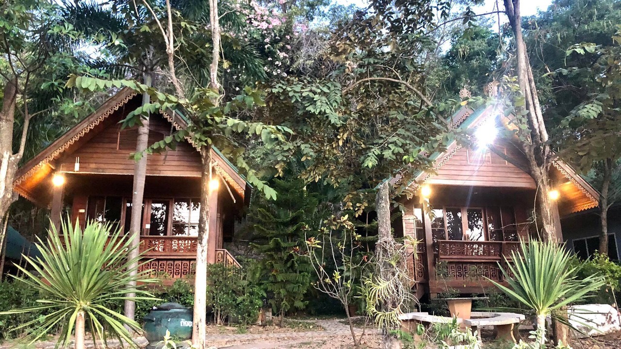 Photo of Buildings in Muak Lek