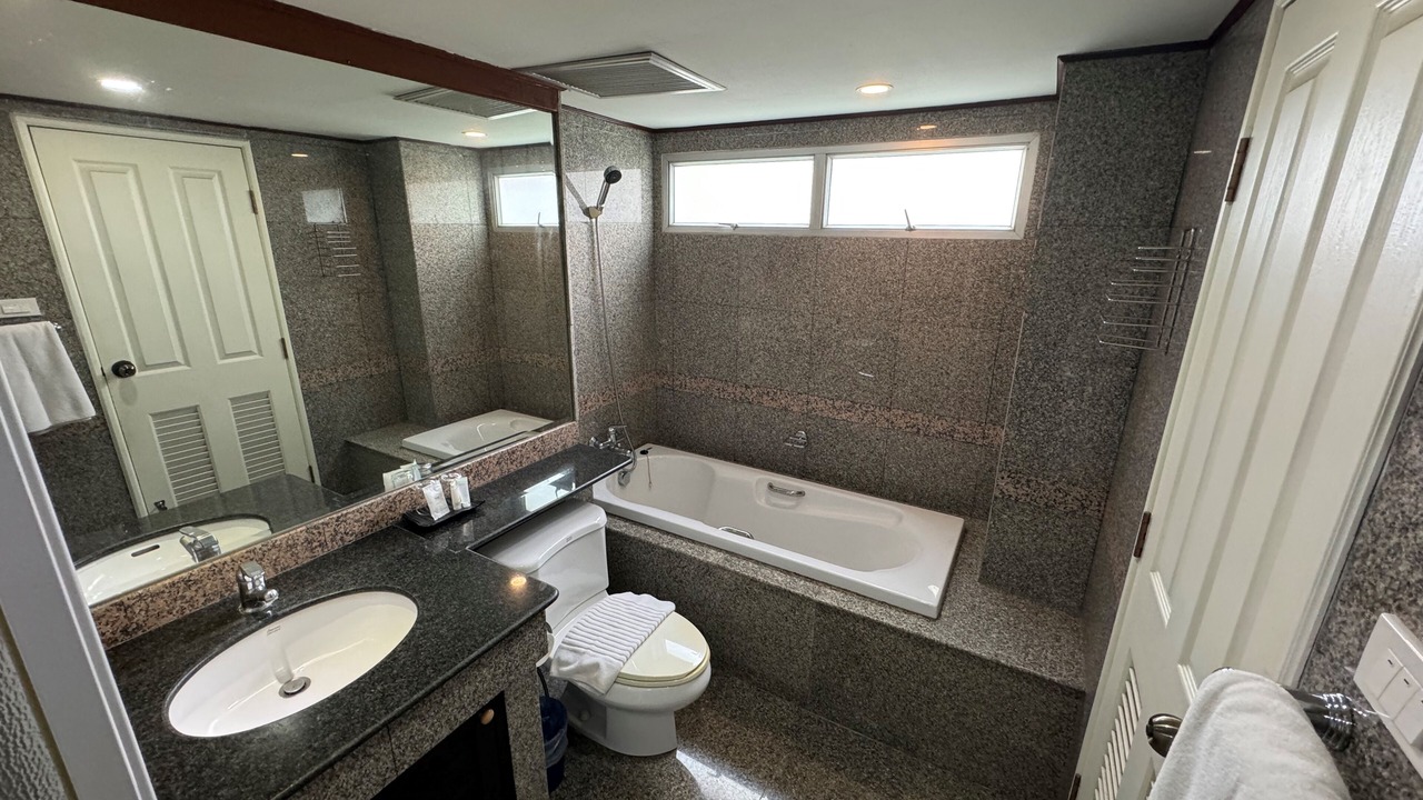 Photo of Bathroom in Yan Nawa