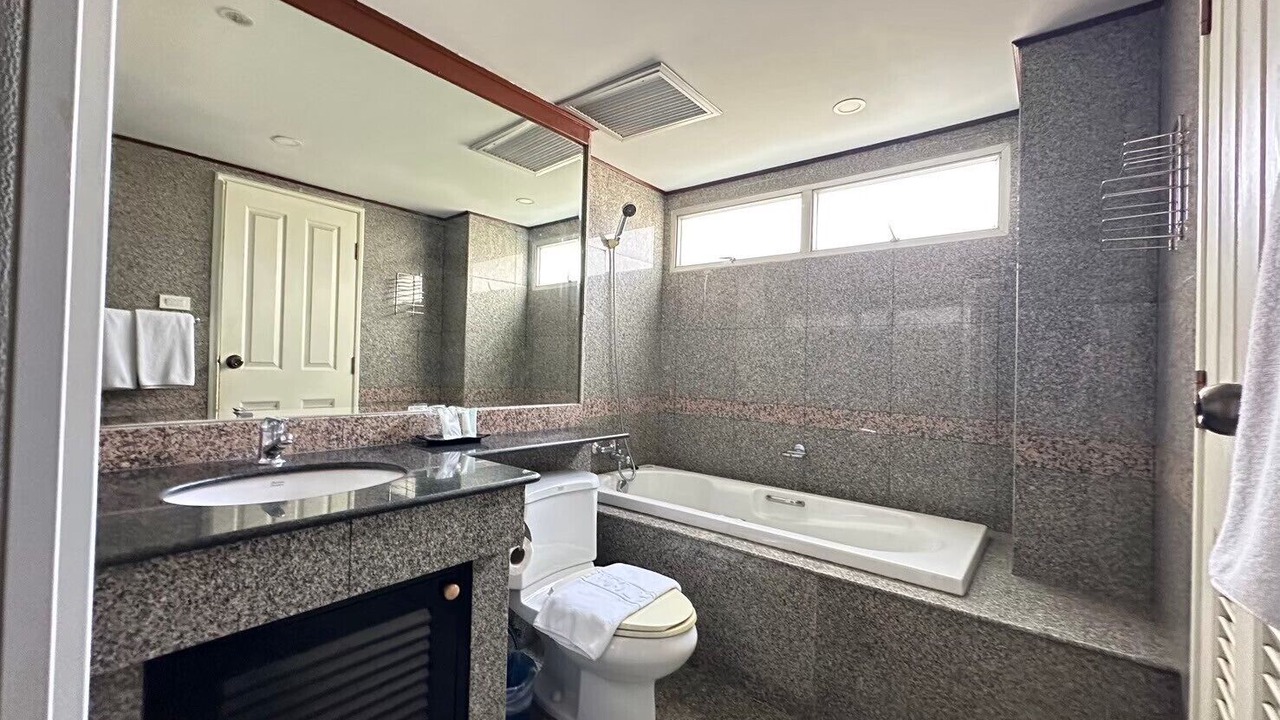 Photo of Bathroom in Yan Nawa