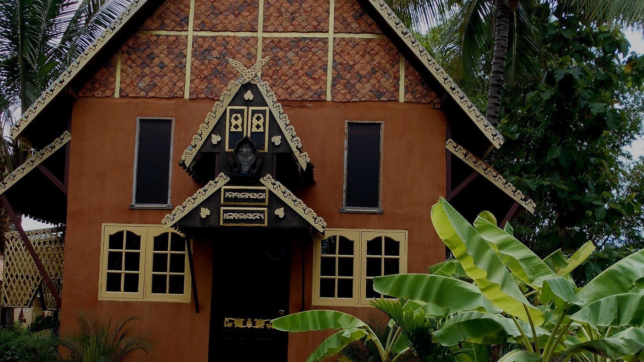 Photo of Buildings in Mueang Len
