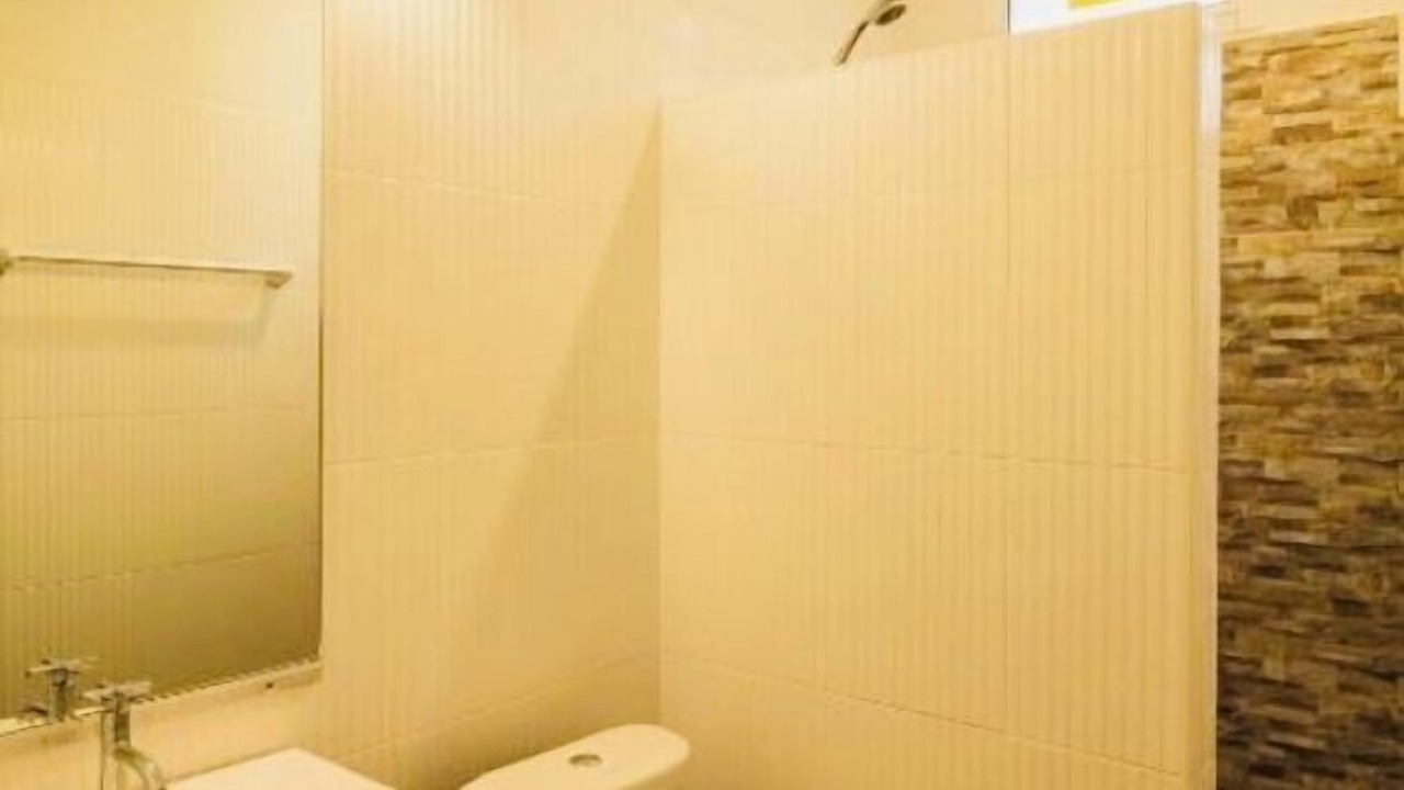 Photo of Bathroom in Nuea Khlong