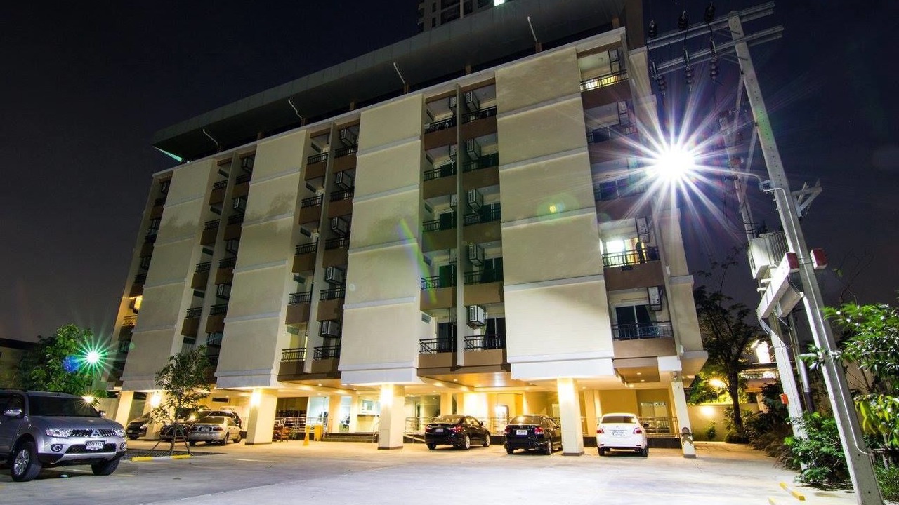 Photo of Buildings in Bang Kra So