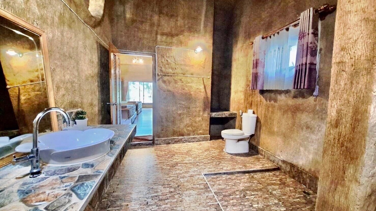 Photo of Bathroom in Tha Khoei