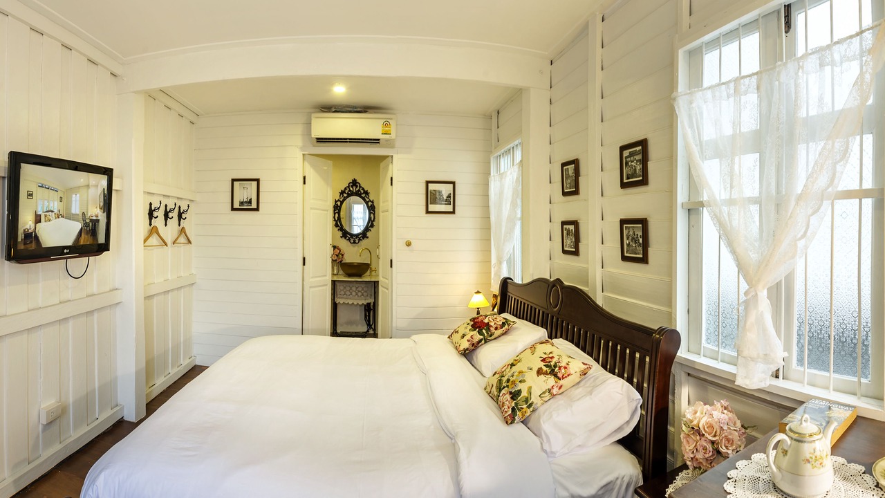 Photo of Bedroom in Wat Bowon Niwet