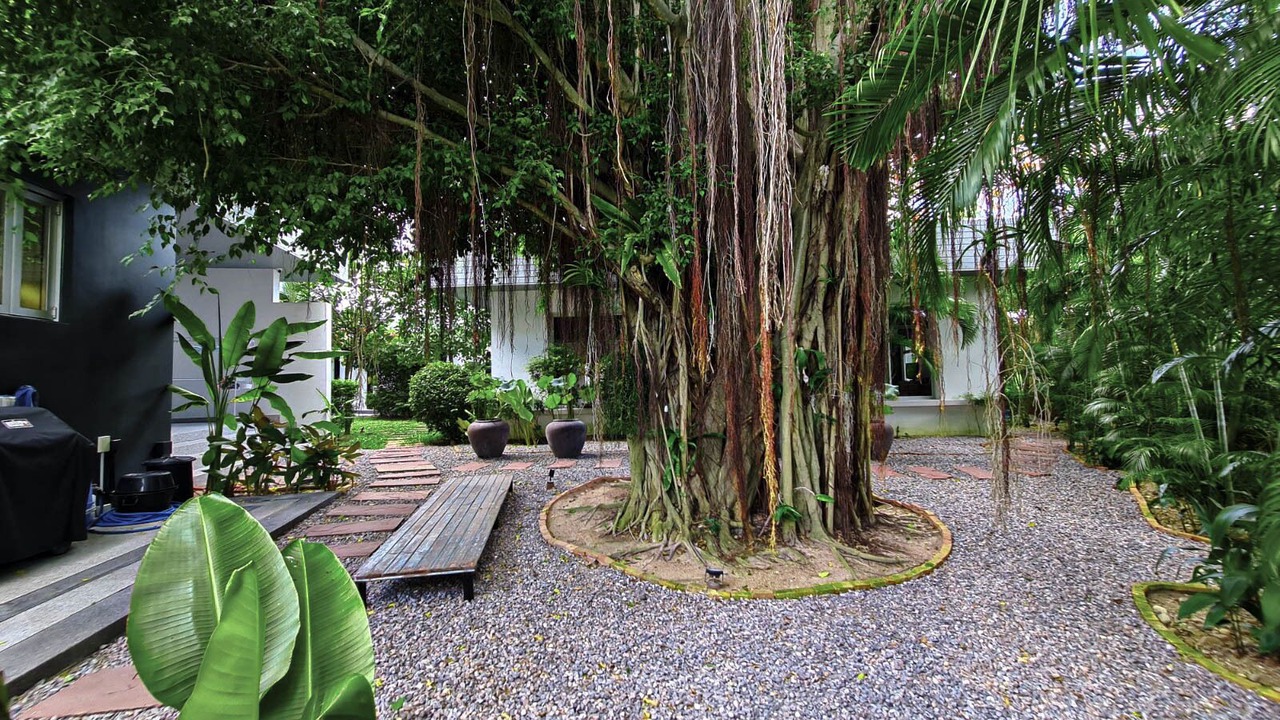 Photo of Outdoor in Hin Lek Fai