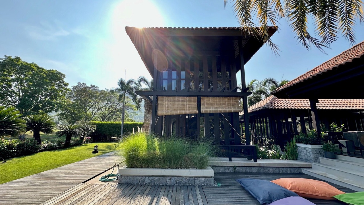 Photo of Patio Balcony in Sam Phraya