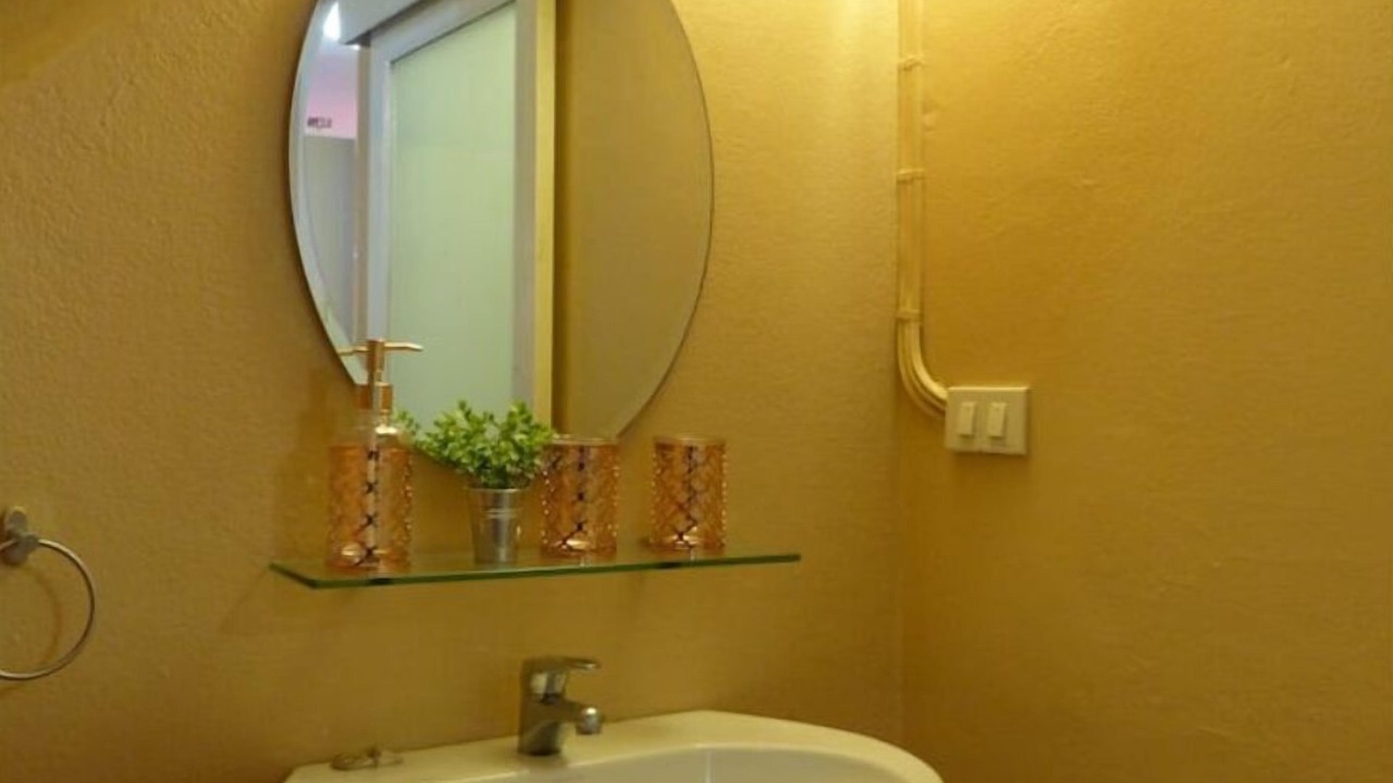 Photo of Bathroom in Old City