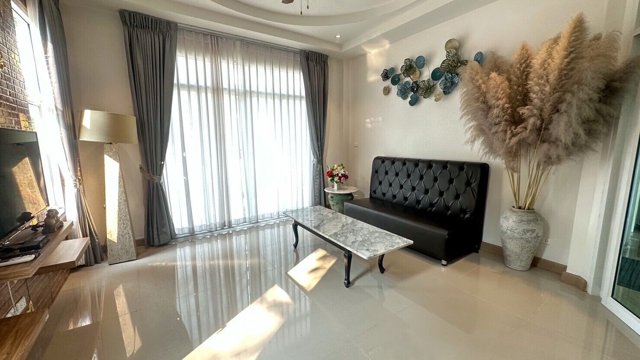 Photo of Livingroom in Mae Sai