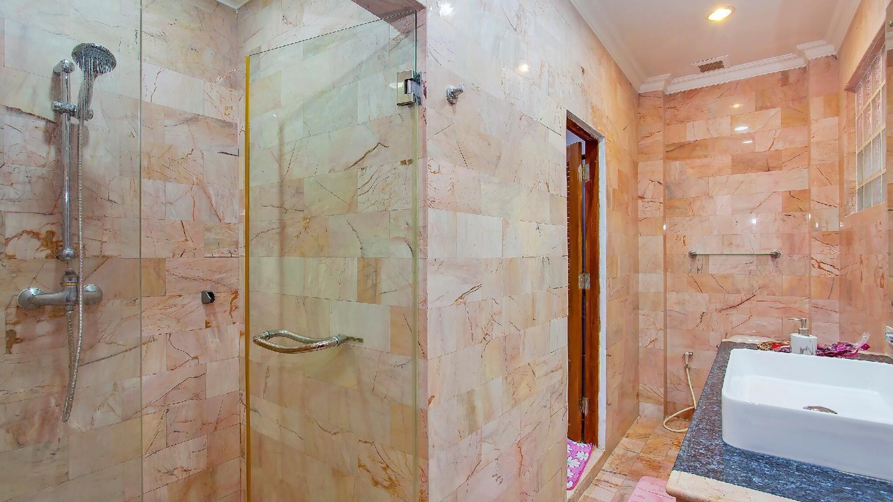 Photo of Bathroom in Na Kluea