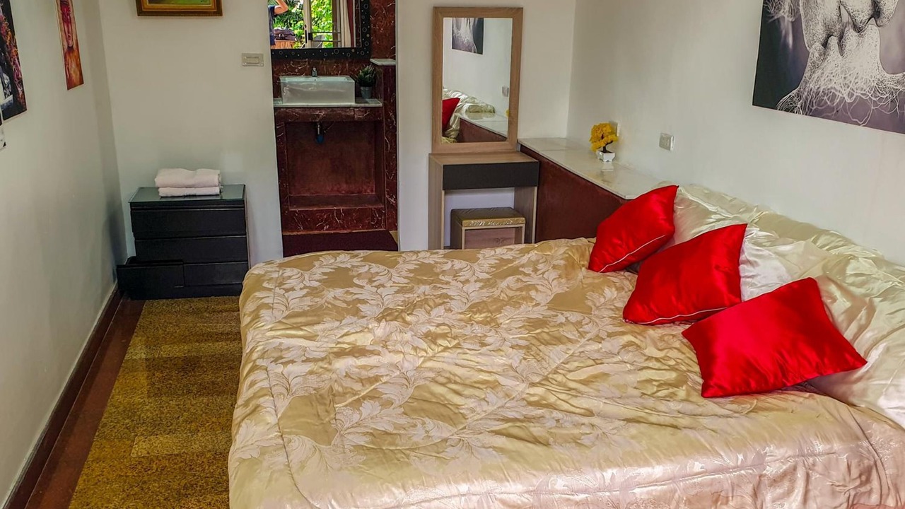 Photo of Bedroom in Na Kluea
