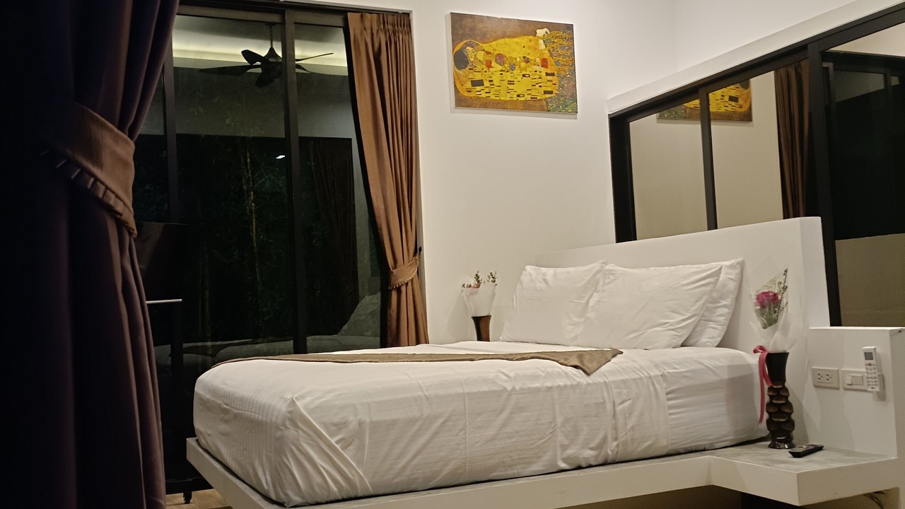 Photo of Bedroom in Haad Yao