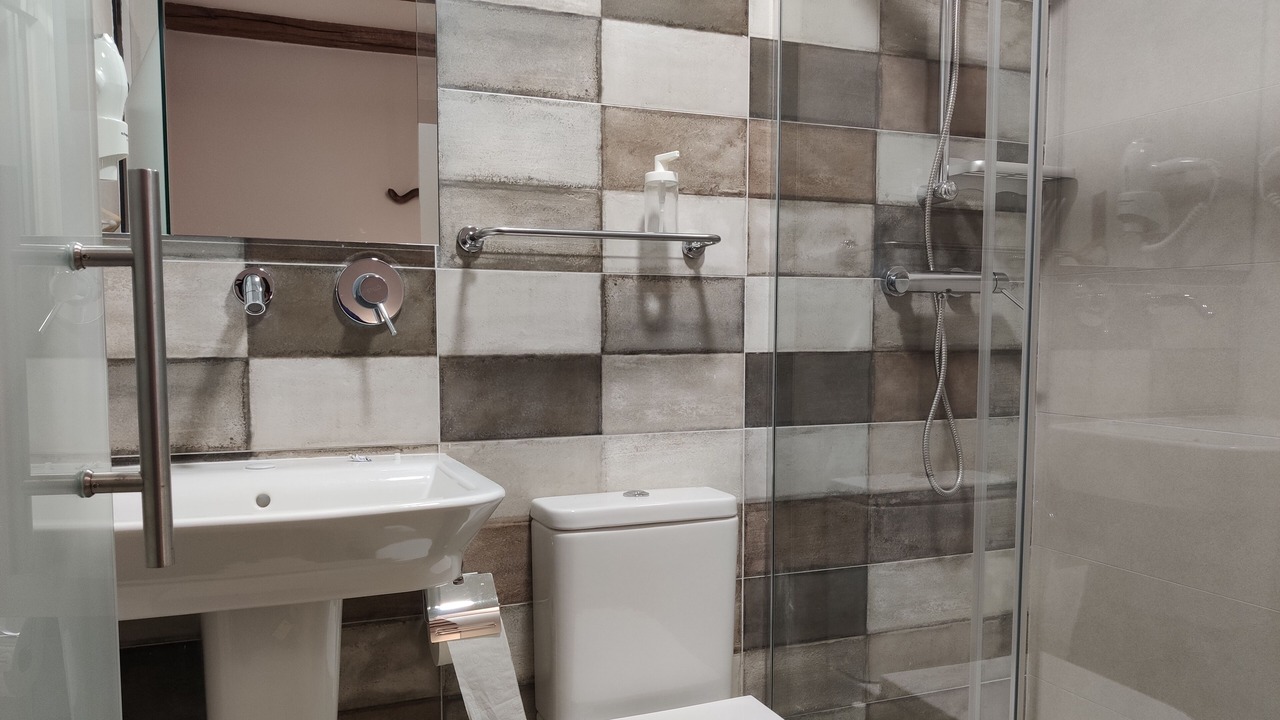 Photo of Bathroom in Allin