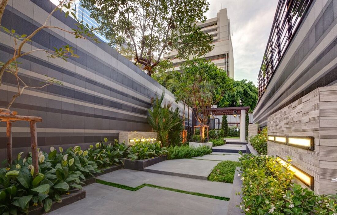 Photo of Outdoor in Khlong Toei Nuea