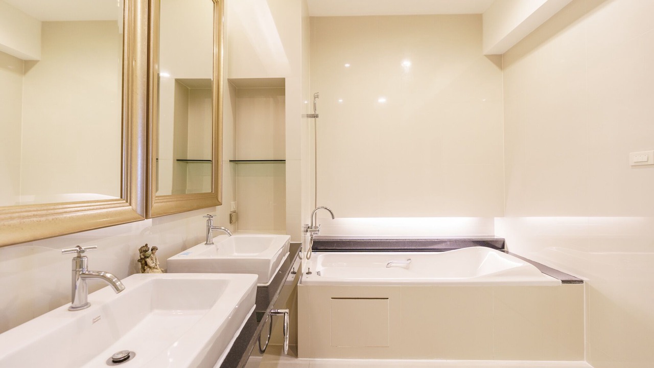 Photo of Bathroom in Khlong Toei