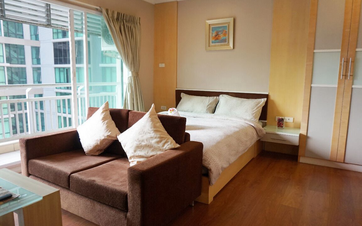 Photo of Bedroom in Khlong Toei Nuea