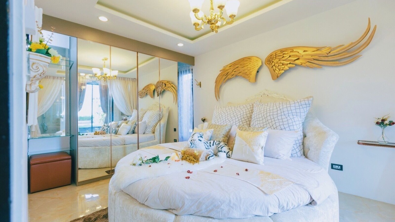 Photo of Bedroom in Phra Khanong Nuea
