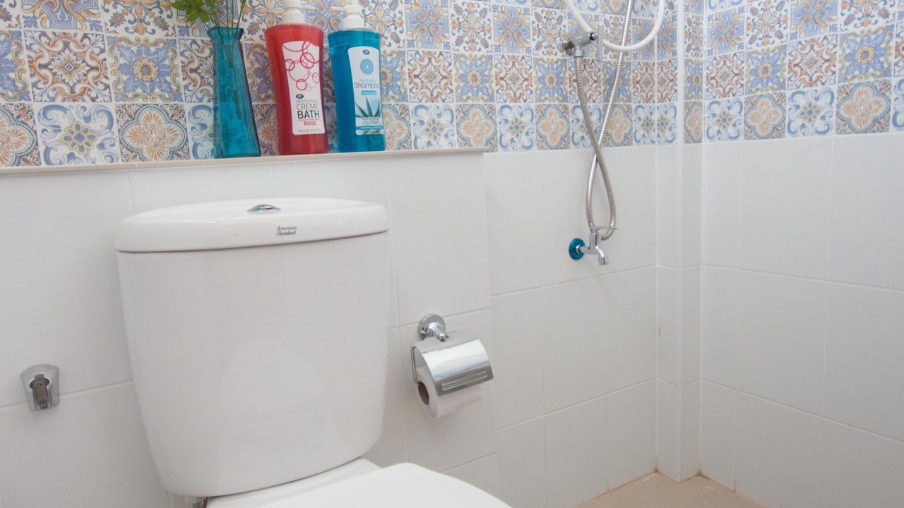 Photo of Bathroom in Wat Ket