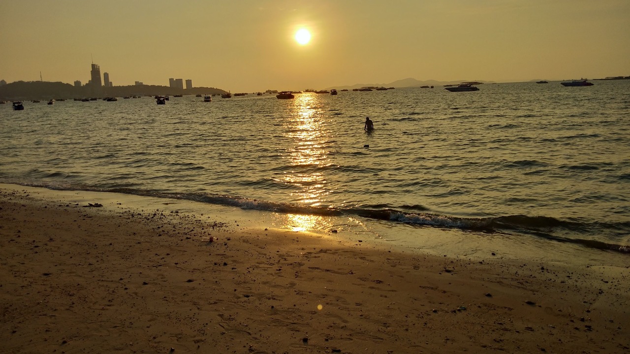 Photo of Others in Pattaya Bay
