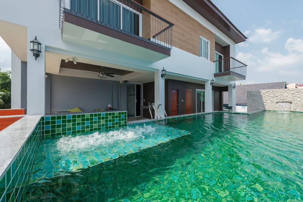 Photo of Outdoor in Saphan Sung