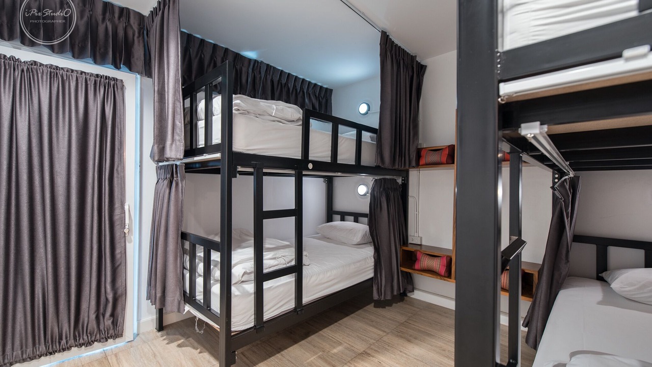 Photo of Bedroom in Khlong Toei