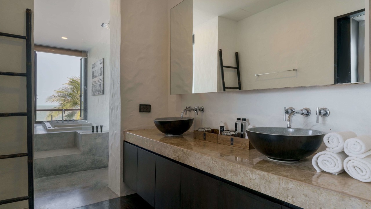 Photo of Bathroom in Pak Nam Pran