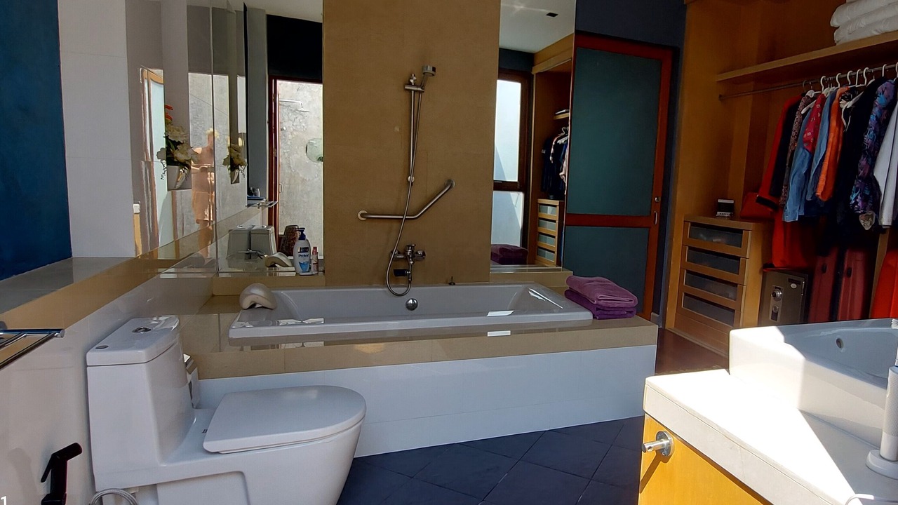 Photo of Bathroom in Sam Roi Yot