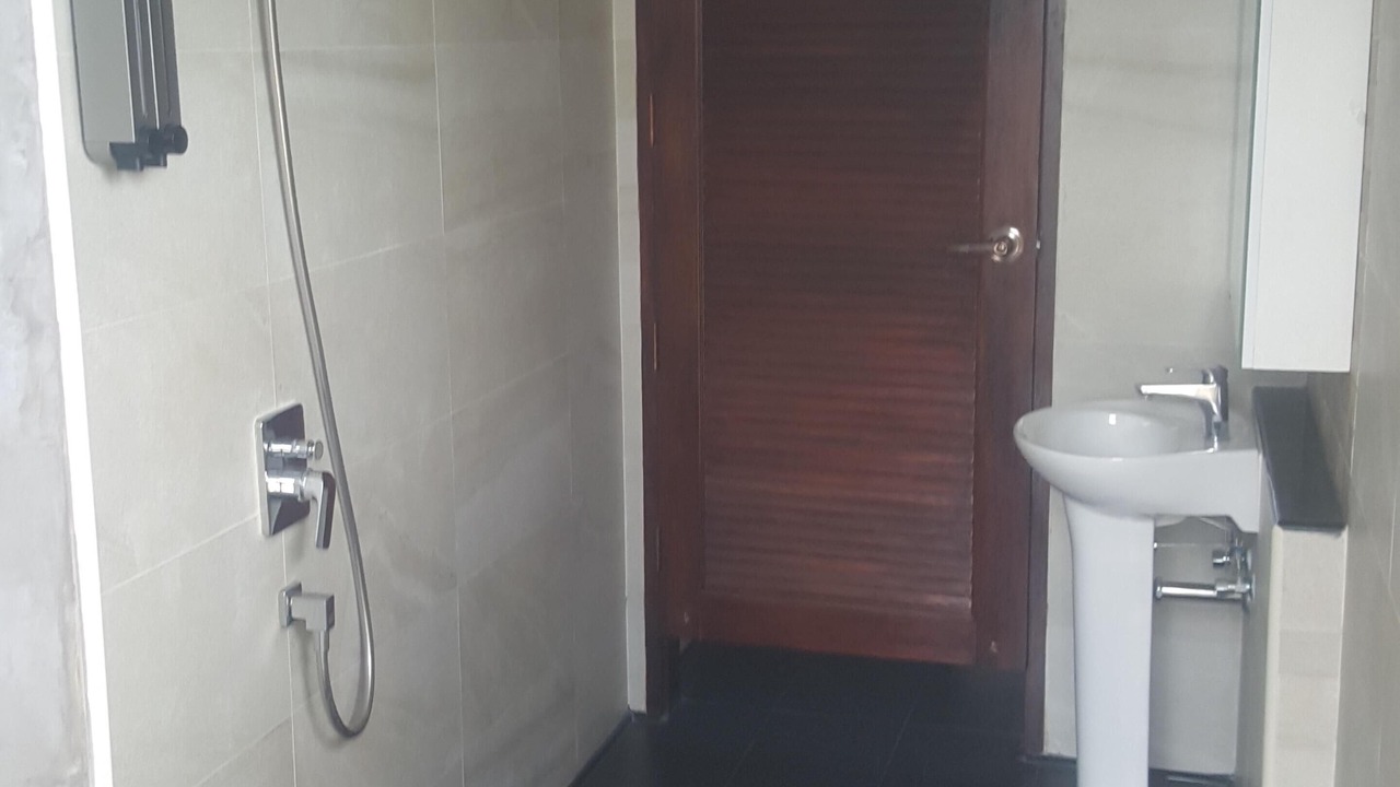 Photo of Bathroom in Old City