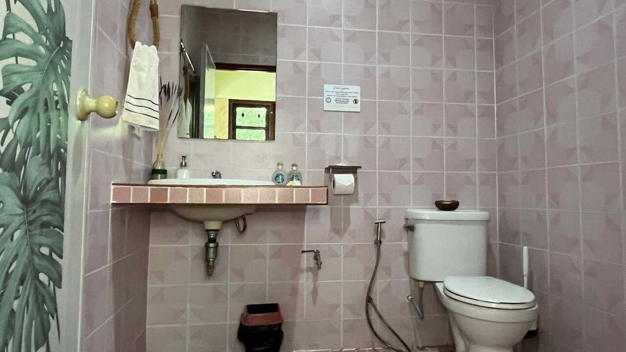 Photo of Bathroom in Wok Tum