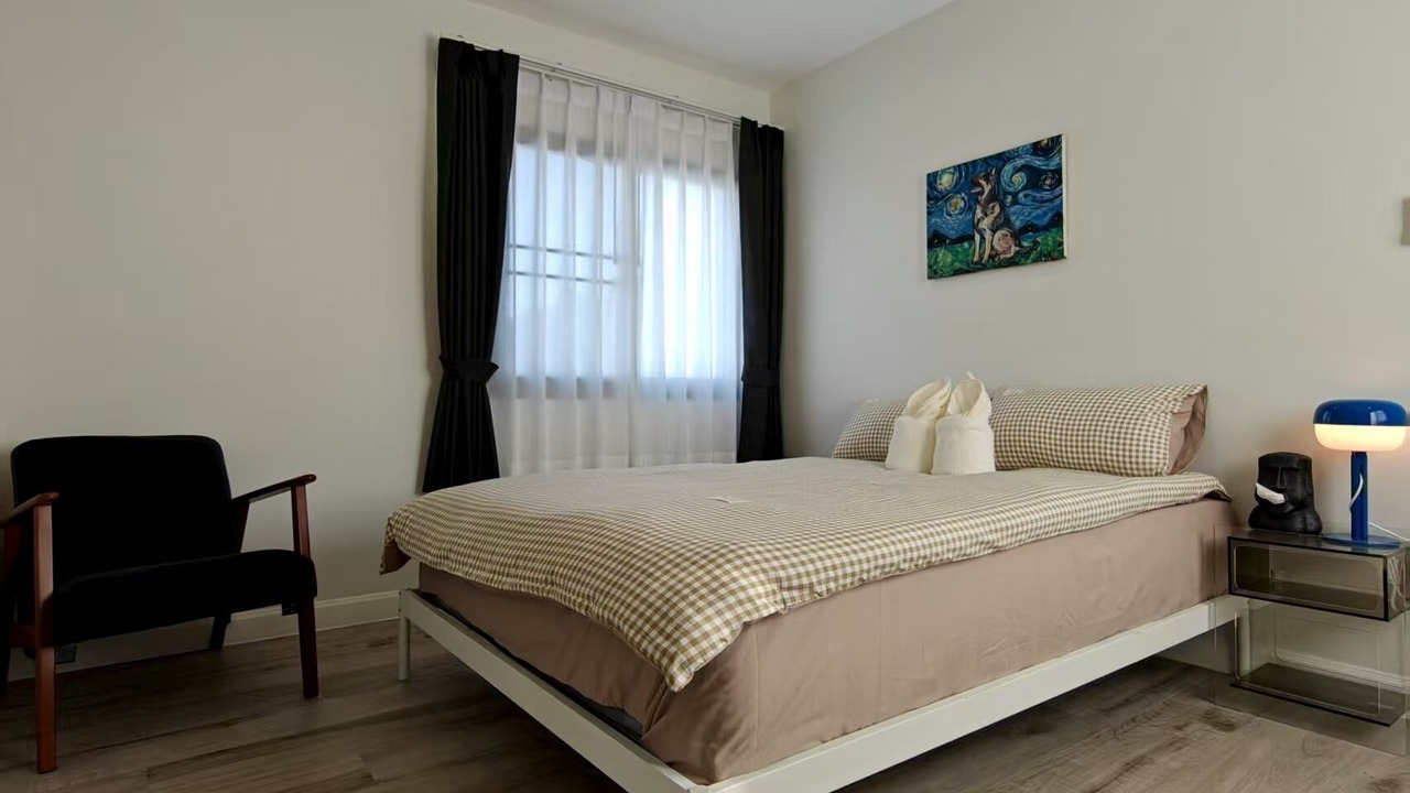Photo of Bedroom in Khlong Tan Nuea