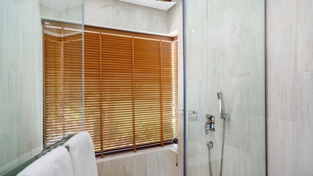 Photo of Bathroom in Laem Set