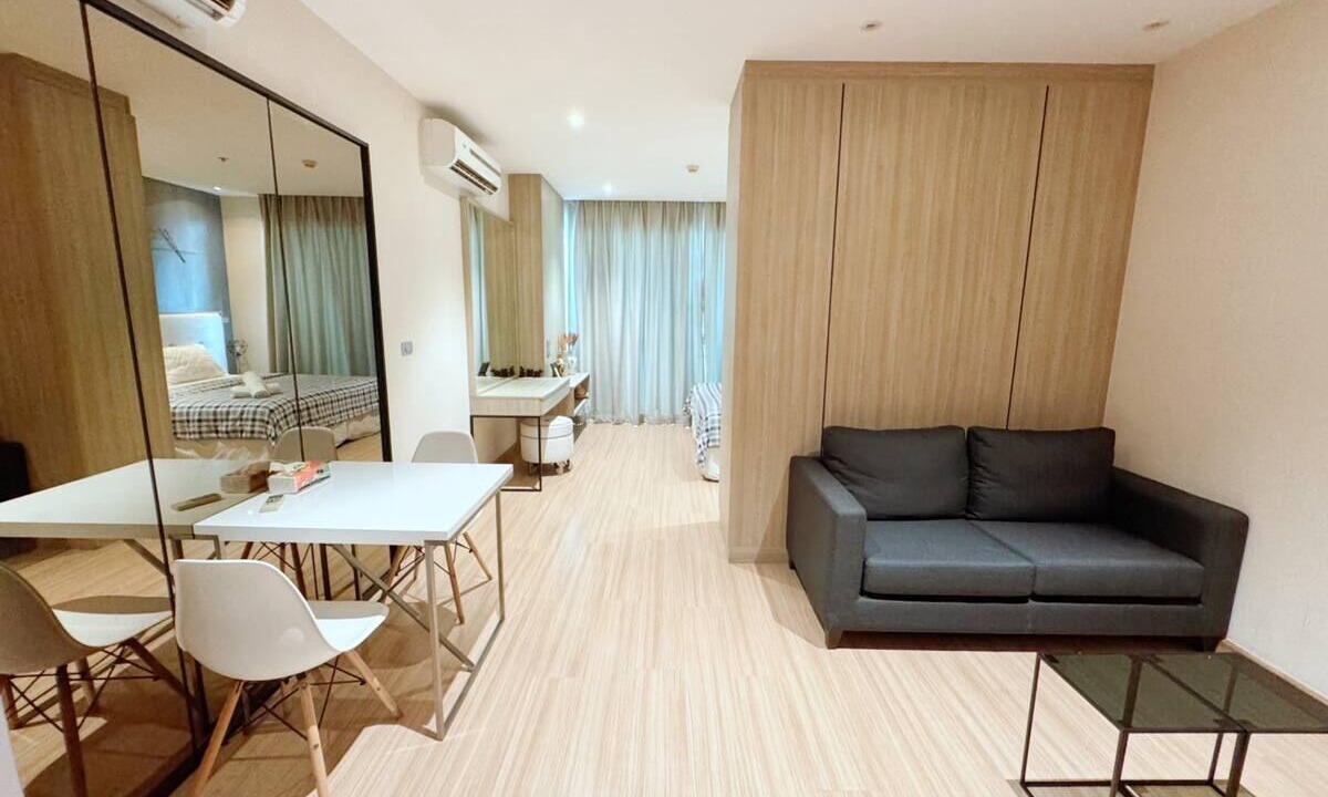 Photo of Bedroom in Phra Khanong Nuea