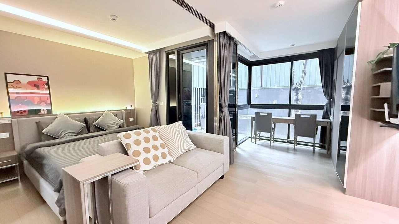Photo of Livingroom in Khlong Tan
