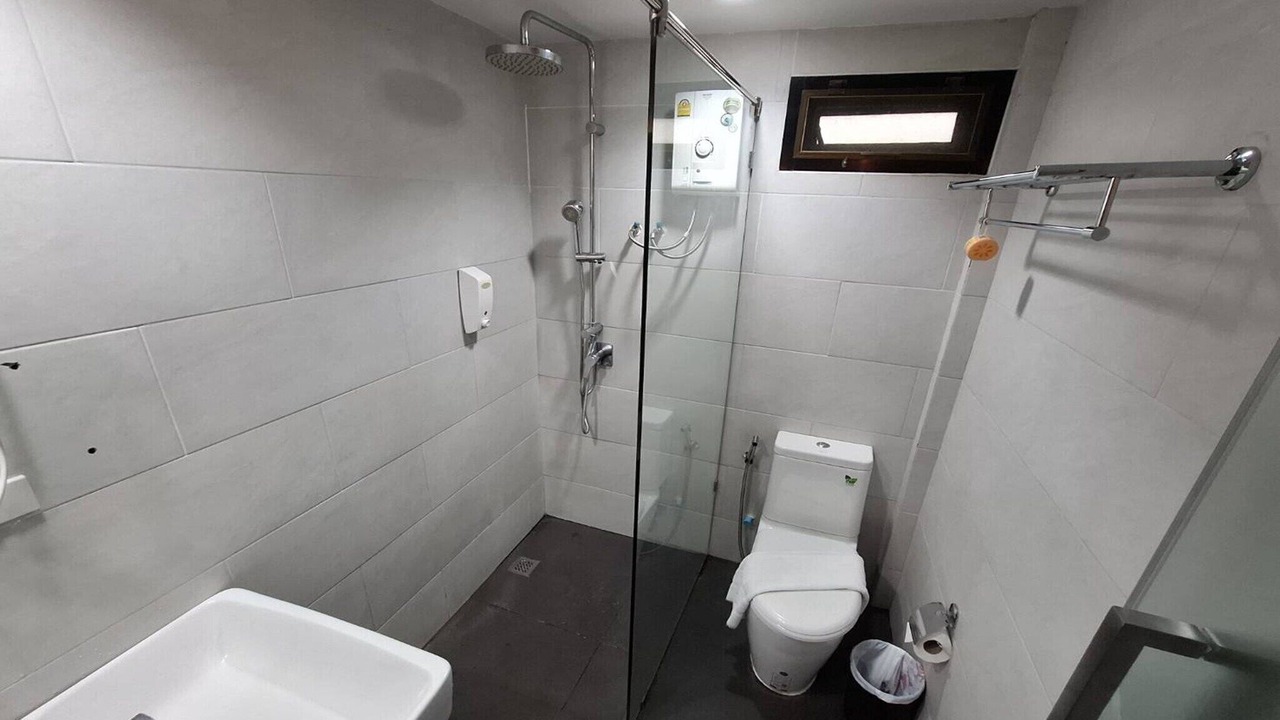 Photo of Bathroom in Thanon Phaya Thai