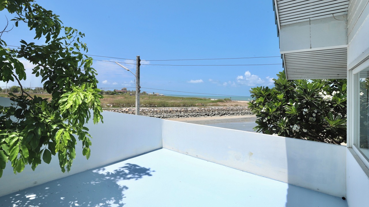 Photo of Outdoor in Laem Phak Bia