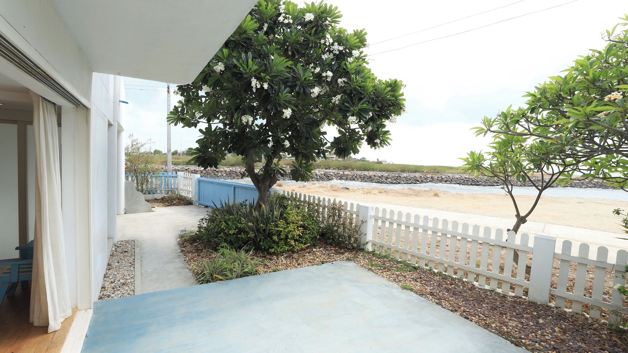 Photo of Patio Balcony in Laem Phak Bia