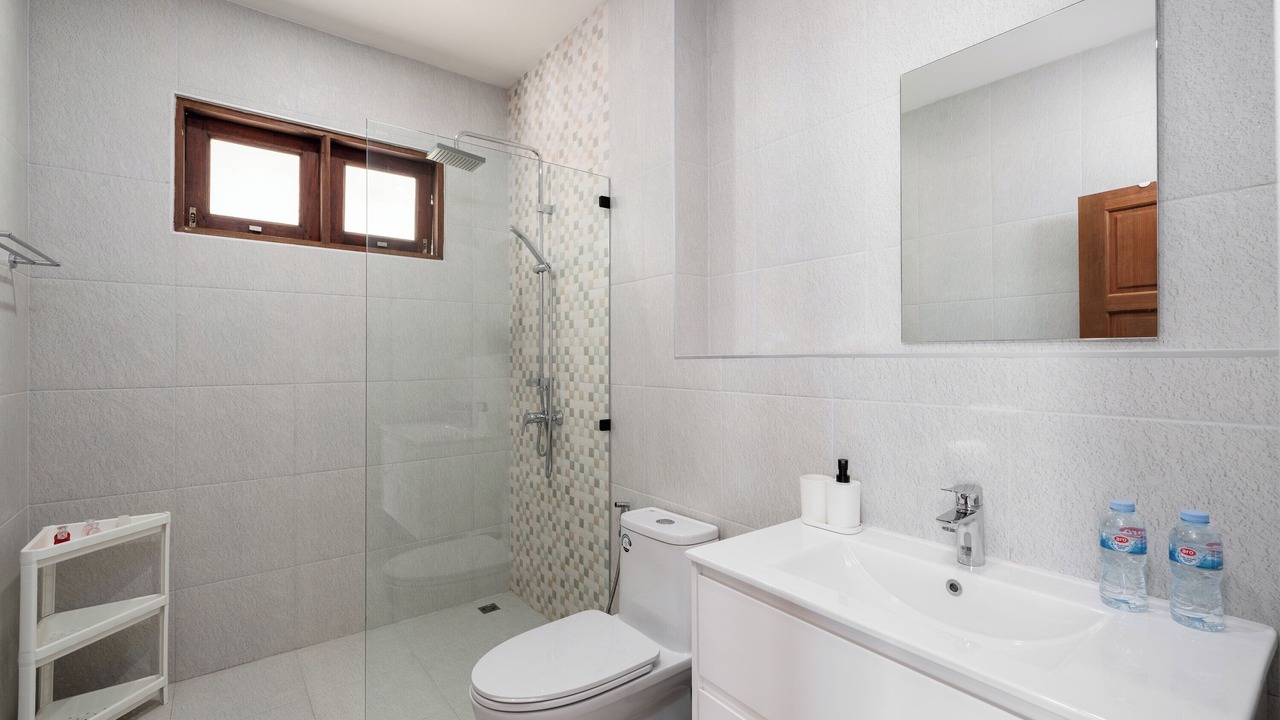 Photo of Bathroom in Maret