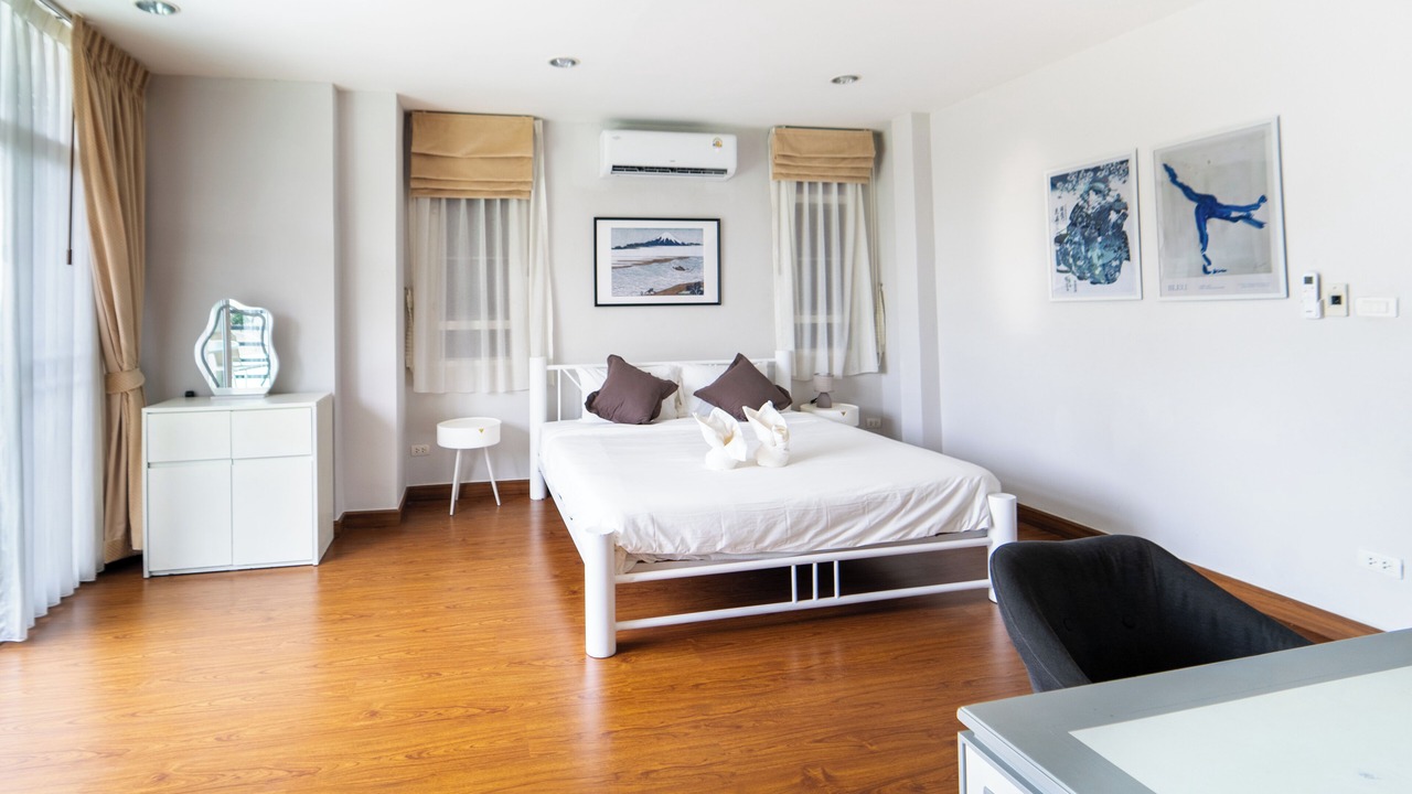 Photo of Bedroom in Phra Khanong Nuea