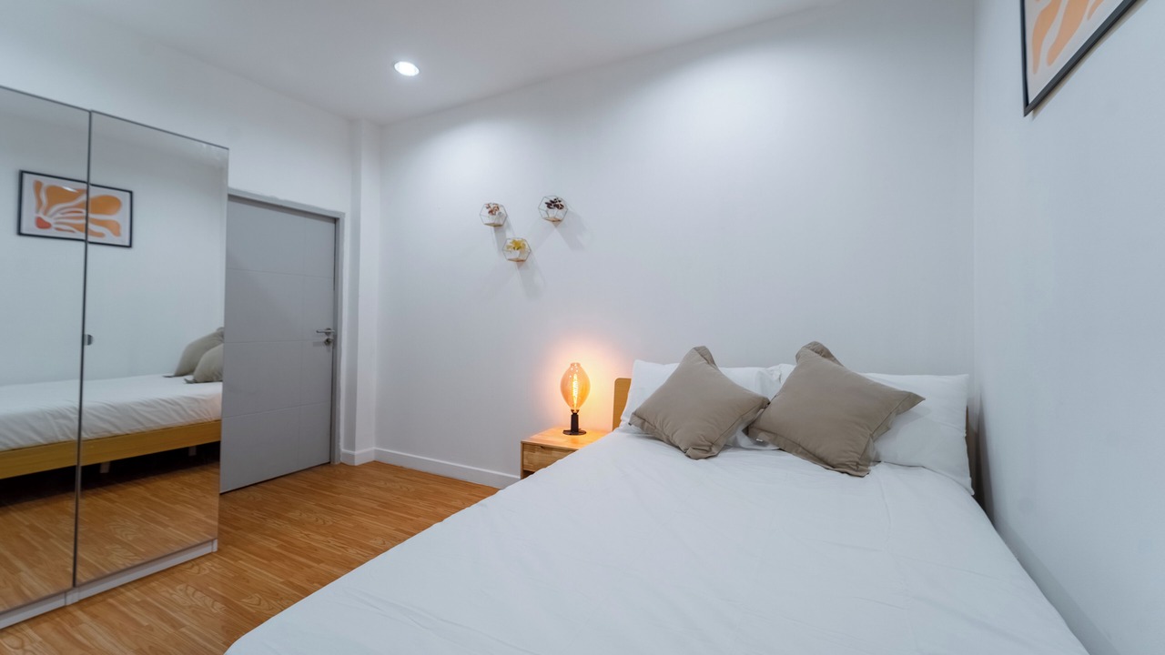 Photo of Bedroom in Phra Khanong Nuea