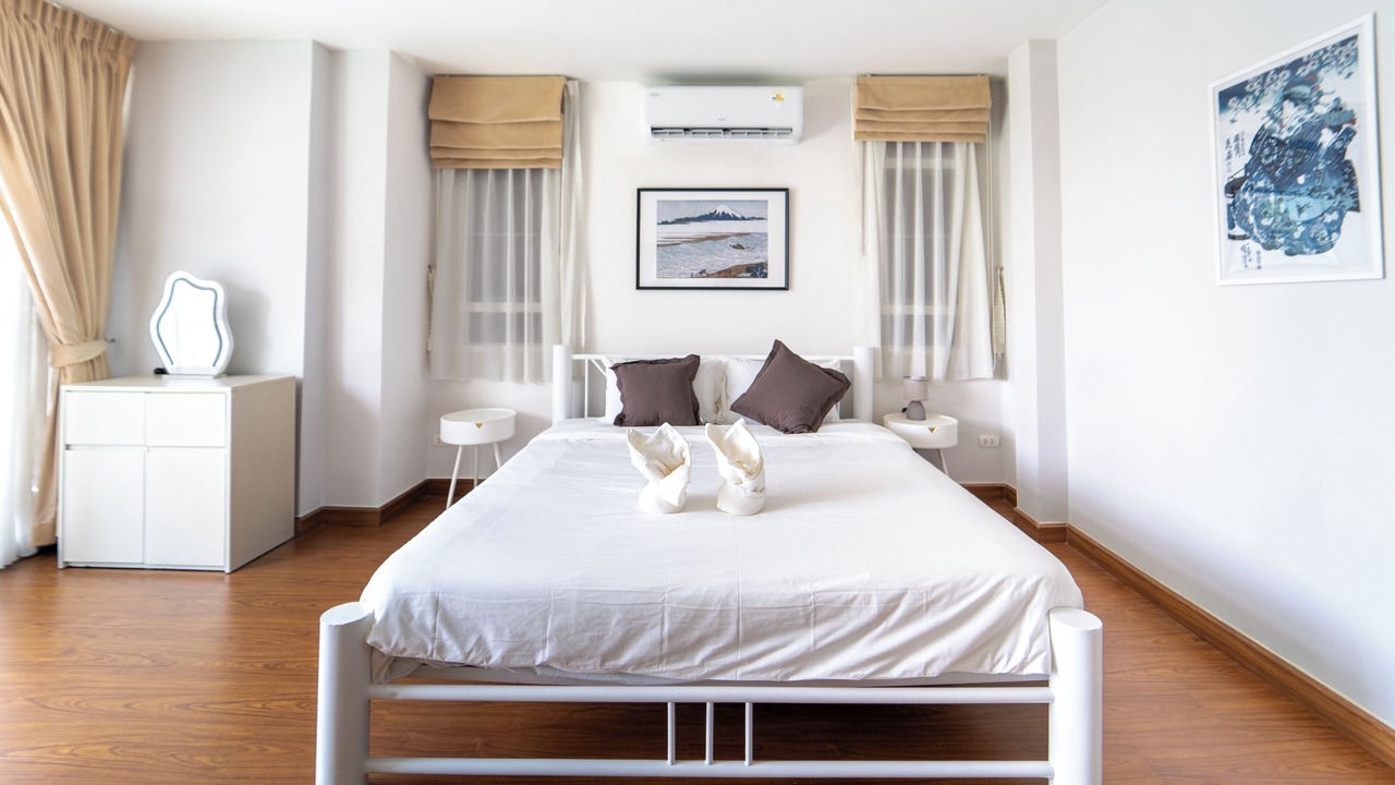 Photo of Bedroom in Phra Khanong Nuea