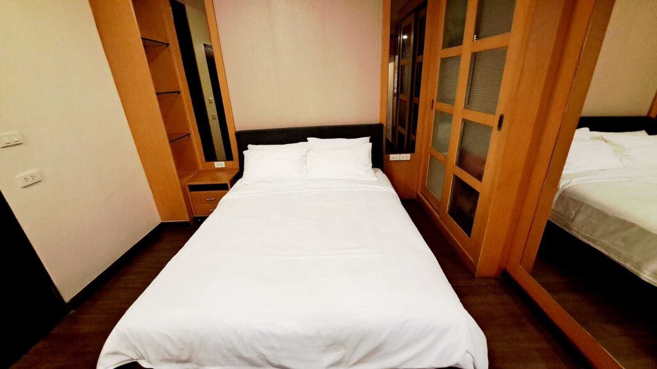 Photo of Bedroom in Khlong Toei Nuea