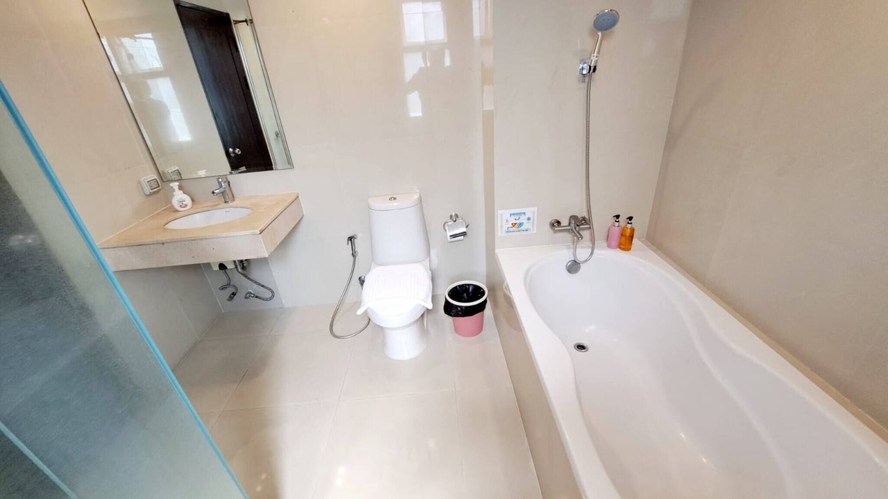 Photo of Bathroom in Khlong Toei Nuea