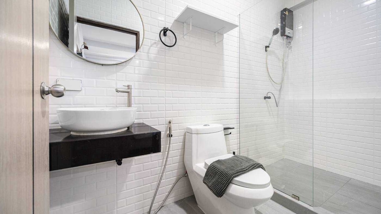 Photo of Bathroom in Din Daeng