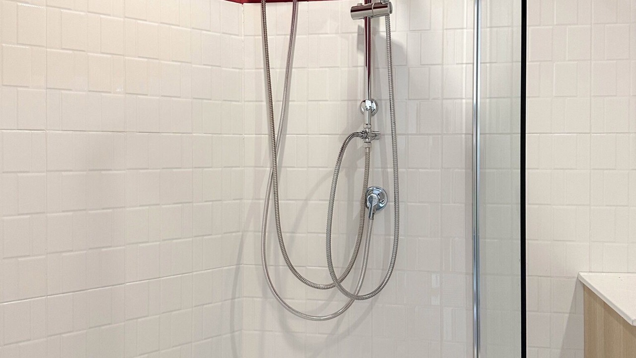 Photo of Bathroom in Pom Prap Sattru Phai