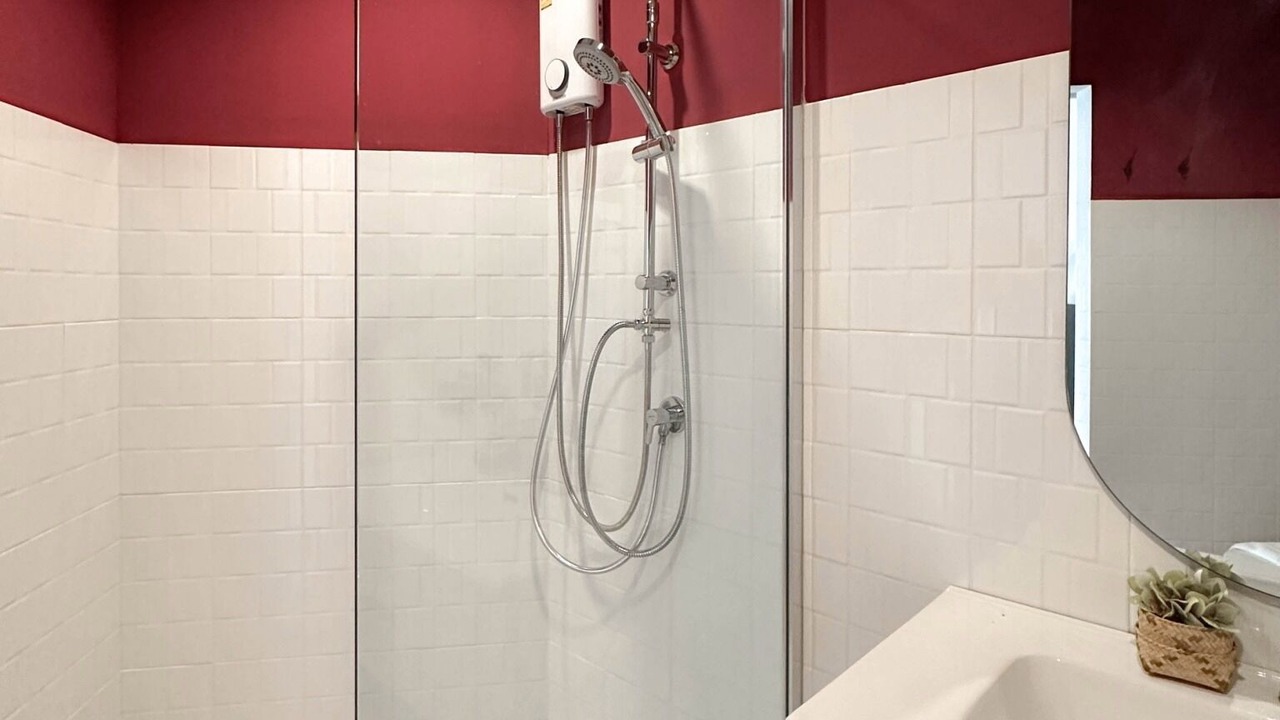 Photo of Bathroom in Pom Prap Sattru Phai