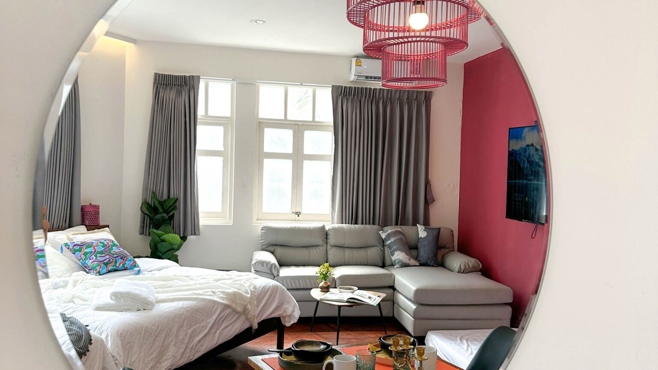 Photo of Bedroom in Pom Prap Sattru Phai