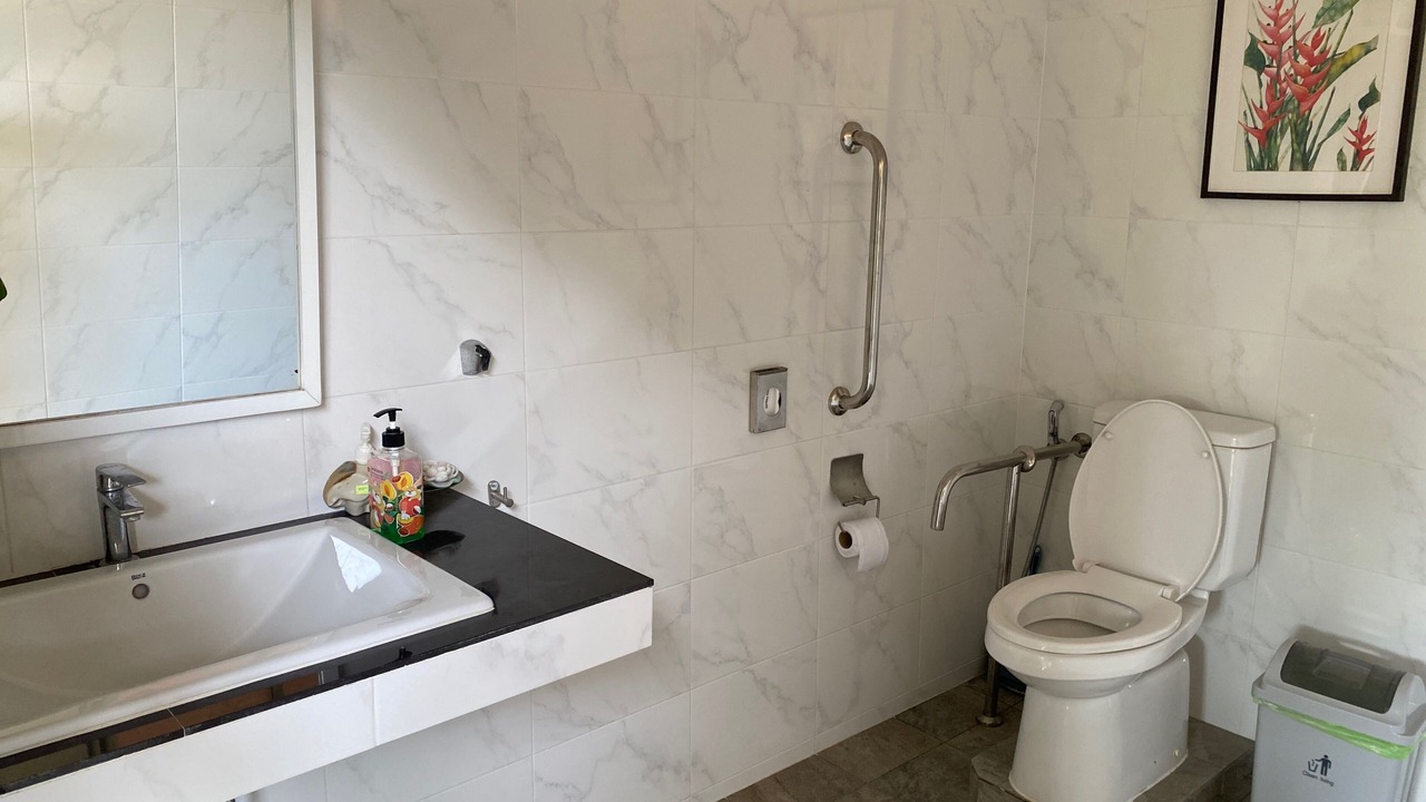 Photo of Bathroom in Pak Nam Pran