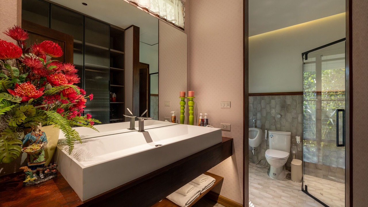 Photo of Bathroom in Saraphi