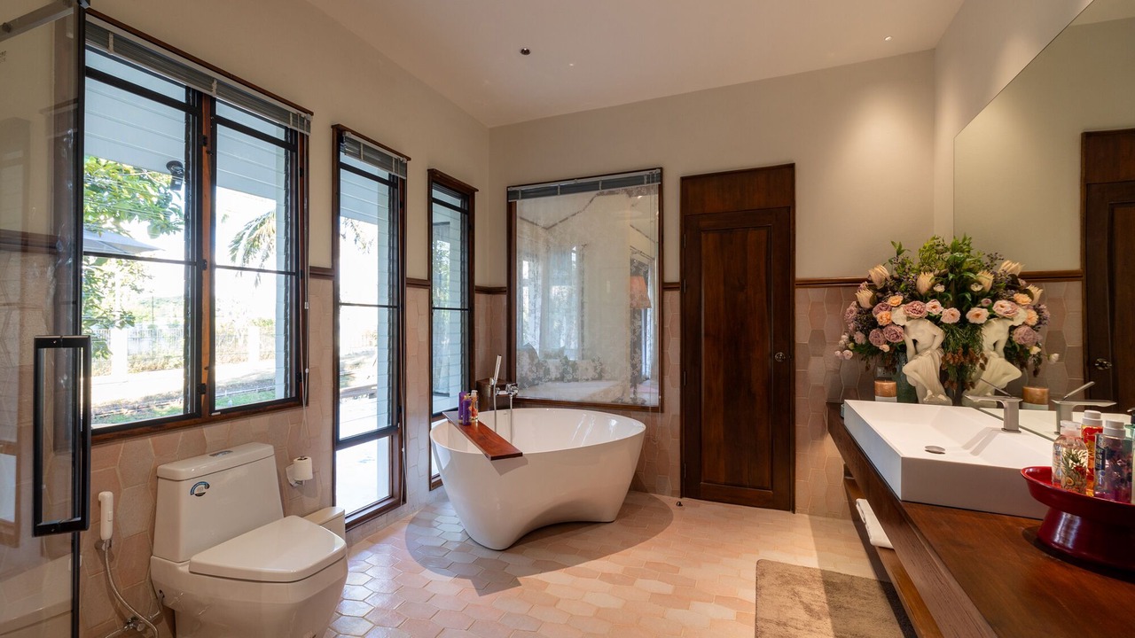 Photo of Bathroom in Saraphi